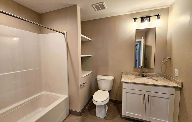 2 beds, 2 baths, 957 sqft, $2,100, Unit UNIT 606