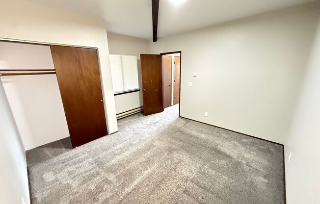 1 bed, 1 bath, $925, Unit 62