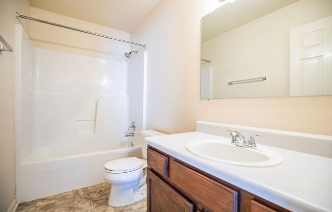 3 beds, 2 baths, $1,895, Unit # C