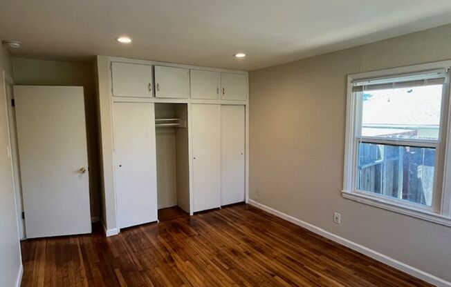 3 beds, 1 bath, $2,995