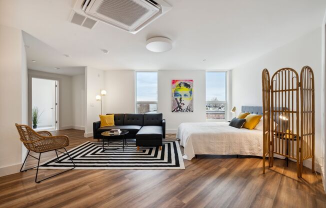 Studio, 1 bath, 529 sqft, $1,275, Unit 308