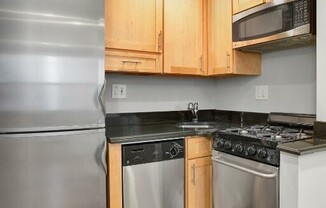 2 beds, 1 bath, $4,595, Unit 3FW