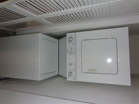 Spacious 1 bed Great location off Sable and Miss. near I-225