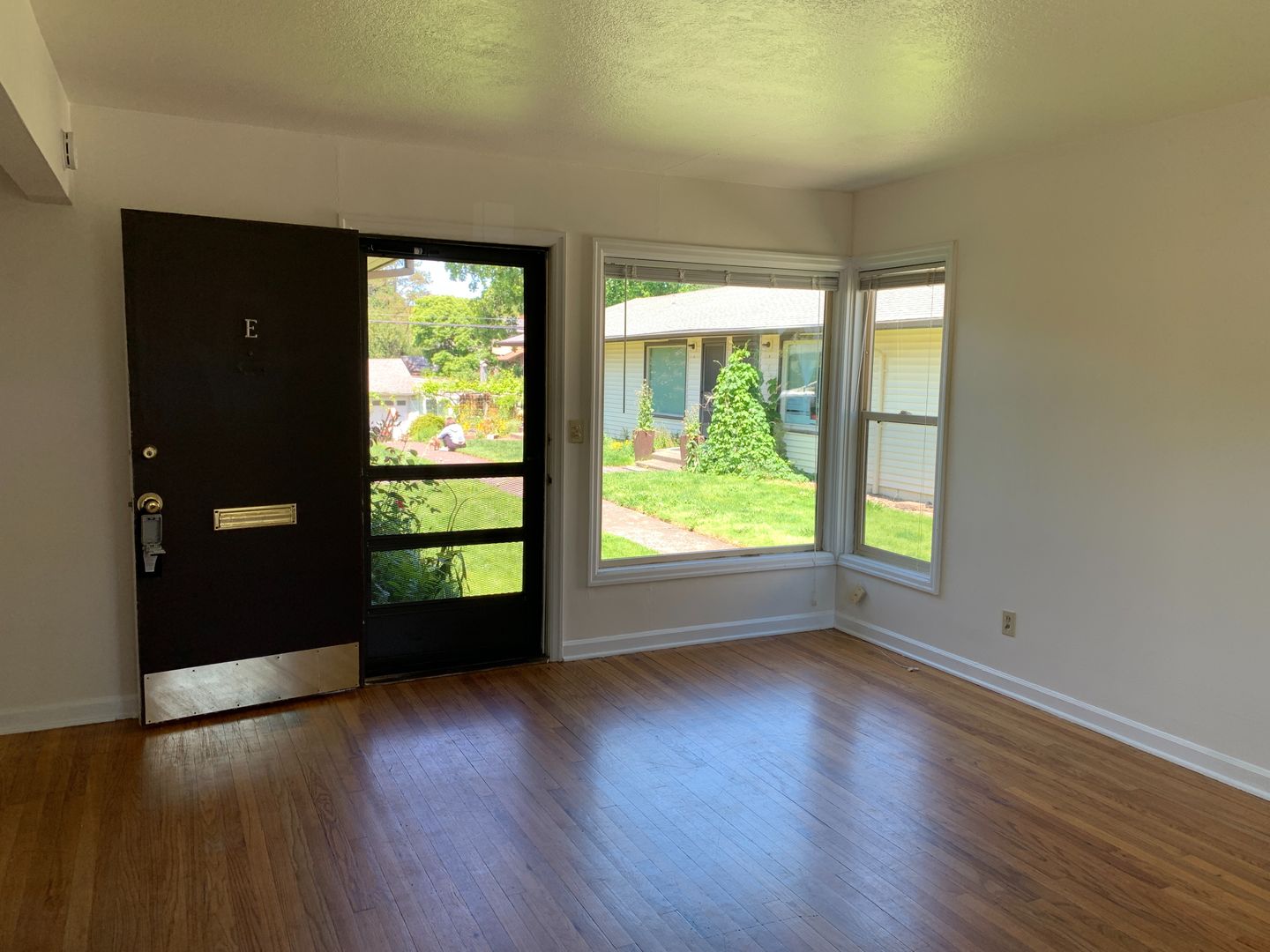 5104 Franklin Court Apartments