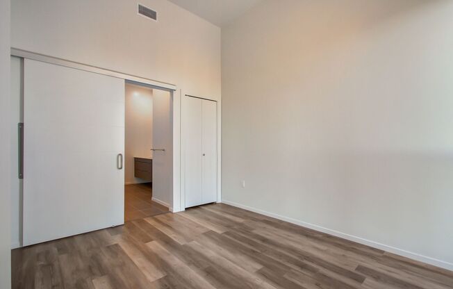 1 bed, 1 bath, 607 sqft, $1,950, Unit 807