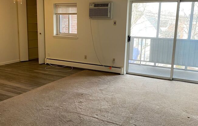 2 beds, 1 bath, 840 sqft, $1,925, Unit 144-5A