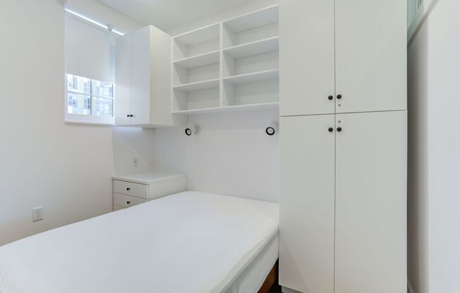1 bed, 1 bath, 110 sqft, $1,490