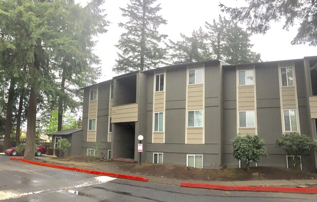 2 beds, 1 bath, 760 sqft, $1,350, Unit 04