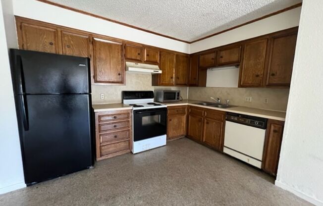 2 beds, 1 bath, $695