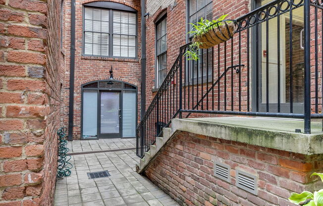 1 bed, 1 bath, 719 sqft, $1,220, Unit 203