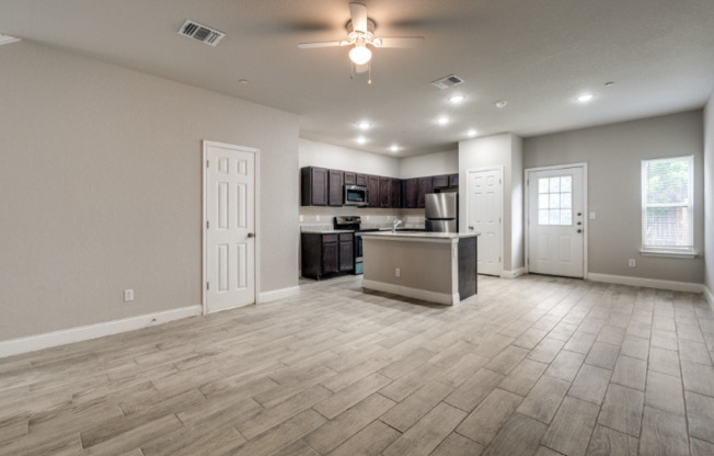 7813 SAVANNAH BROOKS