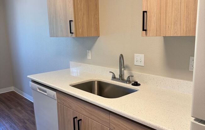 2 beds, 1 bath, 828 sqft, $1,295, Unit 3636-232