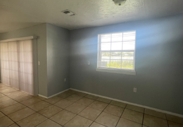 3938 VERSAILLES DR