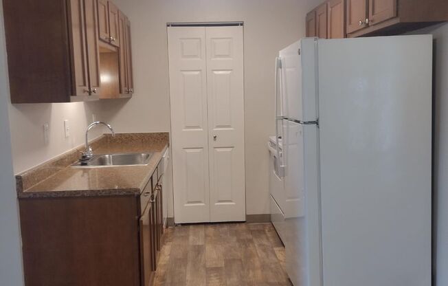 1 bed, 1 bath, 592 sqft, $1,250, Unit 010