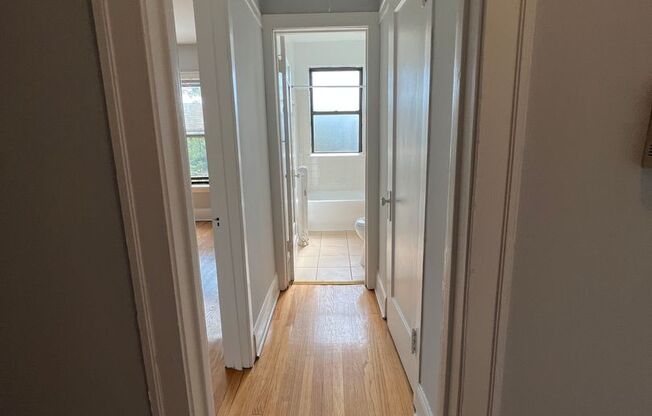 2121 RDG AVE