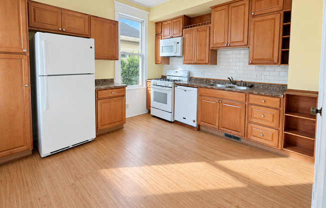 2 Bedroom 1 Bath Single Family Home with 2 Car Garage in West Saint Paul