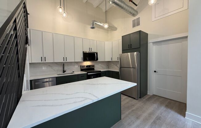 2 beds, 2 baths, 1,000 sqft, $4,985, Unit 201
