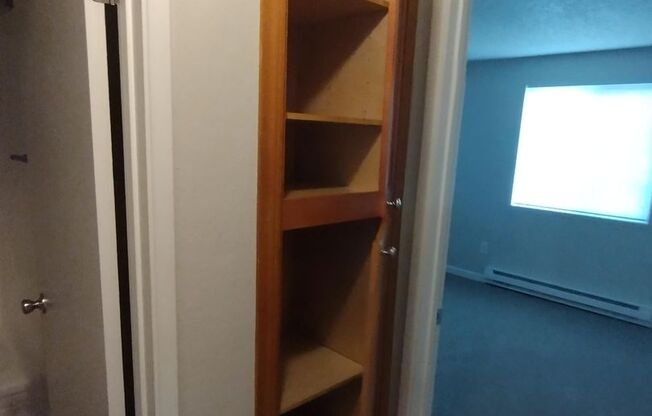 1 bed, 1 bath, 592 sqft, $1,275, Unit 023