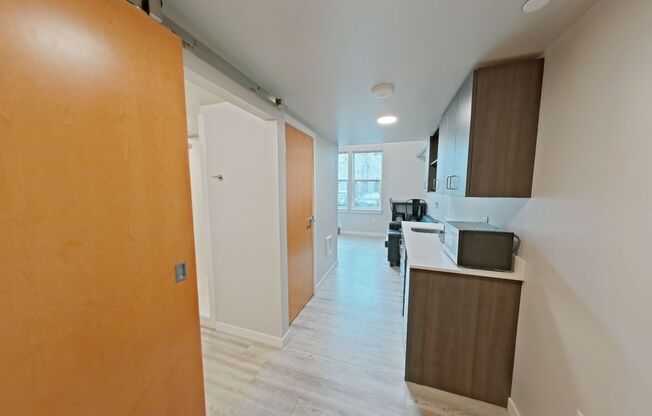 1 bed, 1 bath, 394 sqft, $1,250, Unit 117