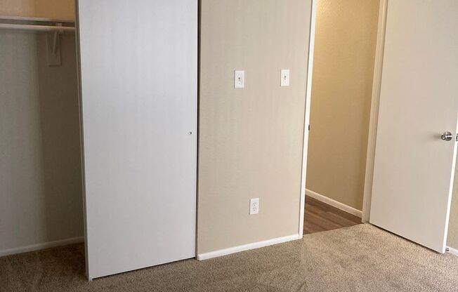 2 beds, 2 baths, 900 sqft, $1,475, Unit 157