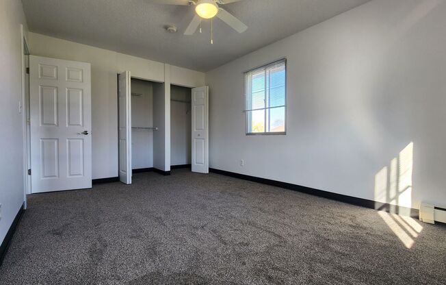 2 beds, 1 bath, 860 sqft, $1,000, Unit 231-03