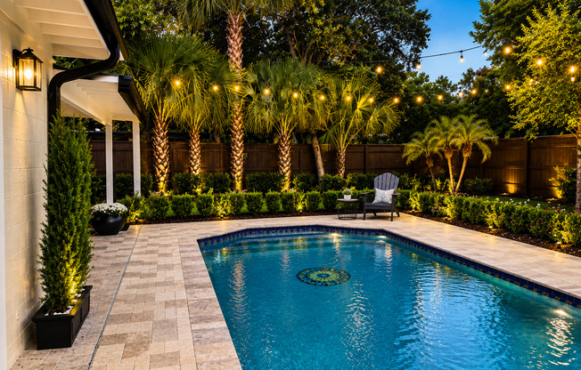 Beautiful Fully Furnished Pool Home in Winter Park x Rent with lots of services included in the rent !!!!  Close to Rollins College and Full Sail !!!