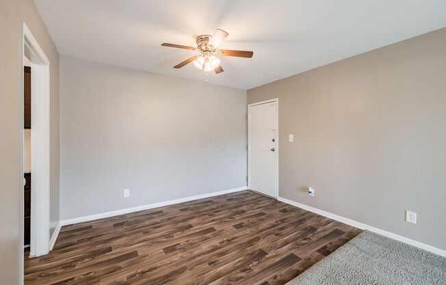 2 beds, 1 bath, 987 sqft, $1,399, Unit 2288-02