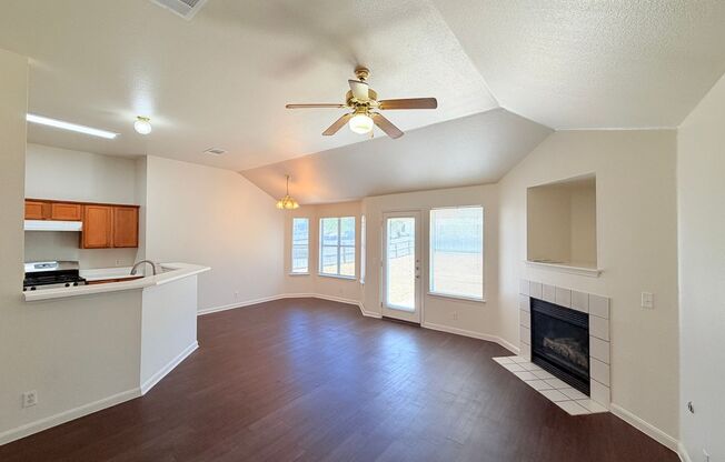 4 BEDROOM HOME - SPACIOUS INTERIOR - LARGE YARD
