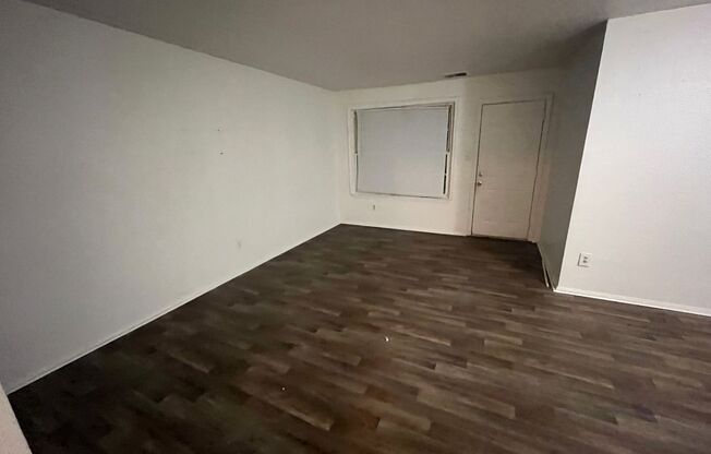 3 beds, 1.5 baths, 1,202 sqft, $1,389, Unit 677