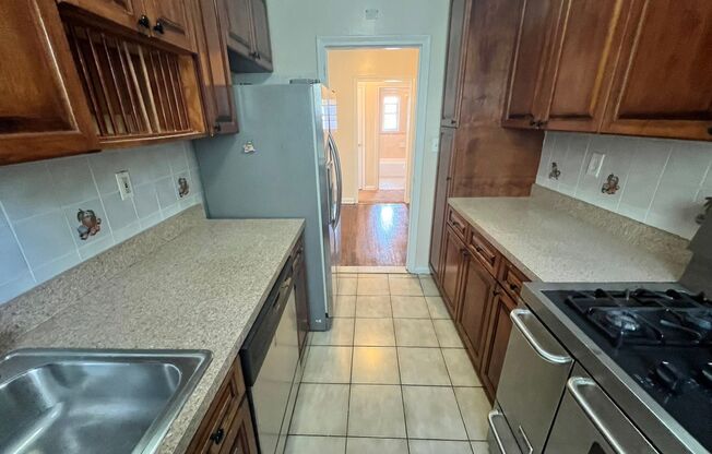 1 bed, 1 bath, $2,200, Unit Apt C1