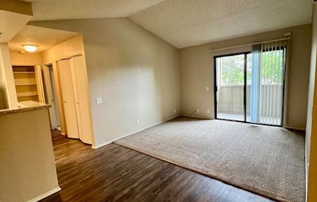2 beds, 2 baths, 948 sqft, $1,795, Unit 52