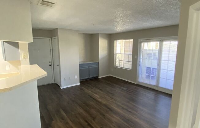 1st Floor 2 bedroom 1 bathroom Condo