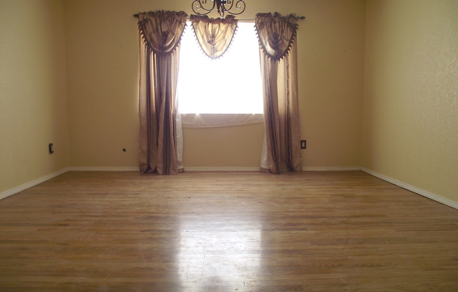 Northeast El Paso 3 Bed Refrig A/C