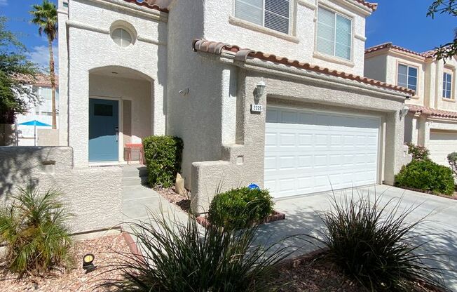AMERICANA Property Mgmt - Impressive 3beds 2 story house with pool in Summerlin