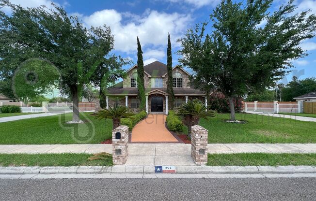 4bed/3.5 w/pool Now Available! (Edinburg TX)