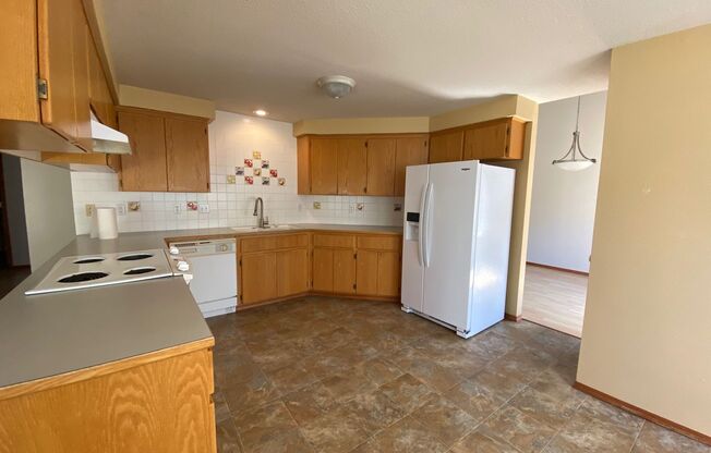 4 bedroom, 3 bathroom Home in Bull Mountain Meadows Neighborhood, Tigard!