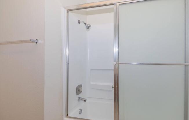 2 beds, 1 bath, 850 sqft, $1,465