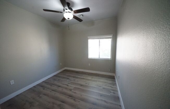 3 beds, 2.5 baths, $1,695, Unit Parcel #: 123-30-510-105