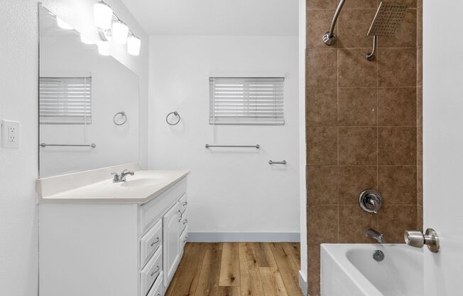 1 bed, 1 bath, 614 sqft, $1,695, Unit 06