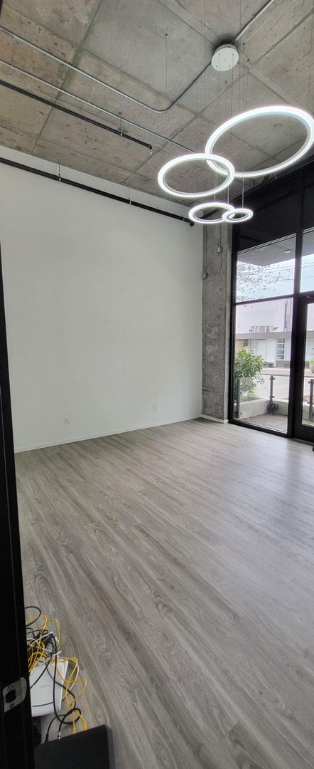 1 bed, 1.5 baths, 1,002 sqft, $2,800, Unit 105 LIVE WORK