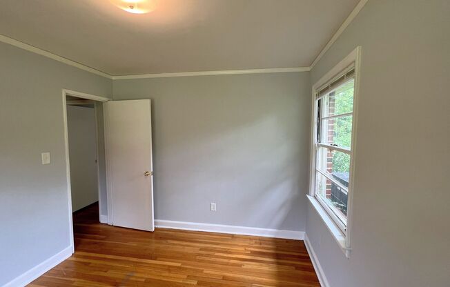 3 beds, 1 bath, $1,135