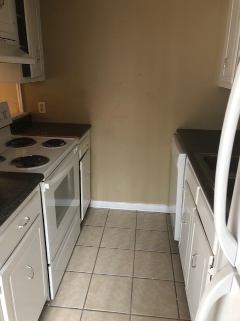 2 beds, 1.5 baths, 950 sqft, $900, Unit 3