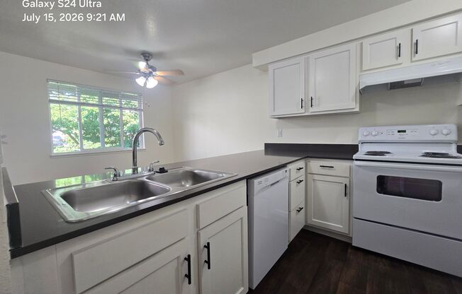 2 beds, 1 bath, 875 sqft, $1,375, Unit 127-20