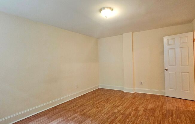 3 beds, 2 baths, 1,100 sqft, $1,915, Unit 105