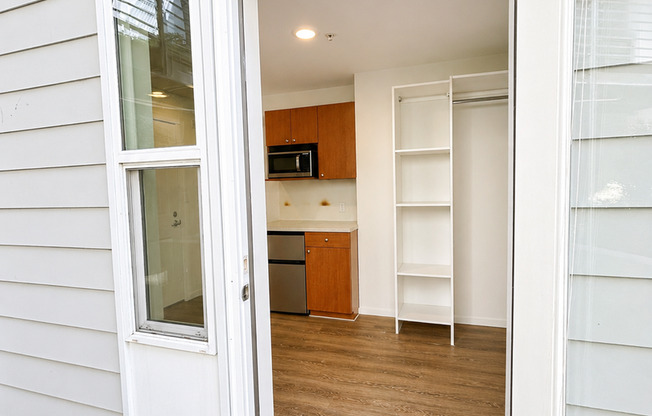 Studio, 1 bath, 175 sqft, $1,075, Unit 3207