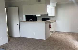 1 bed, 1 bath, 671 sqft, $945, Unit 26