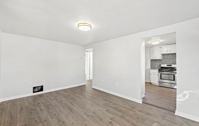 2 beds, 1 bath, $1,399