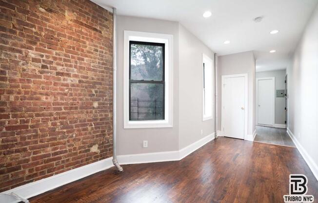 688 10 AVE