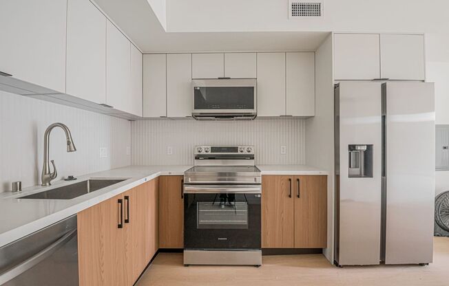1 bed, 1 bath, 611 sqft, $2,905, Unit 214