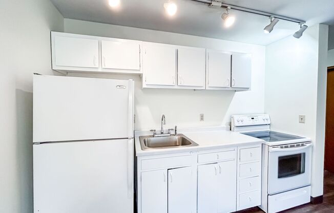 2 beds, 1.5 baths, 750 sqft, $1,250, Unit 107
